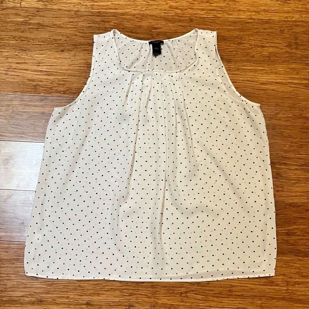 Ann Taylor Factory White Polka Dot Sleeveless Pleated Top. Size Women's Large